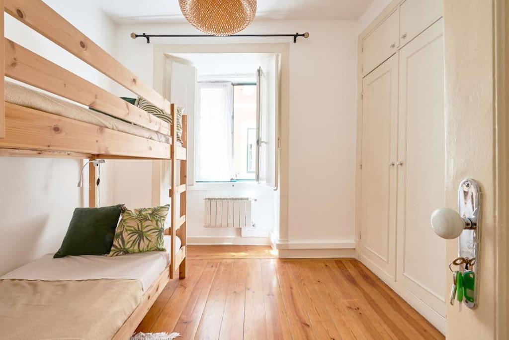 Stunning Apartment Near Chiado Lisboa Exteriör bild