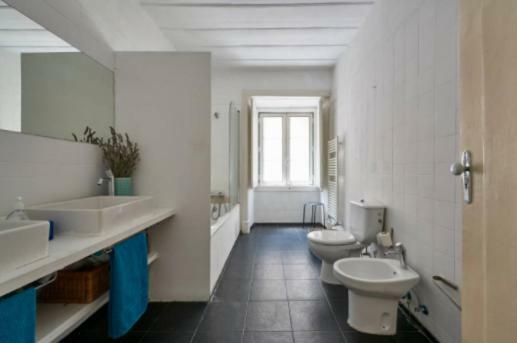 Stunning Apartment Near Chiado Lisboa Exteriör bild